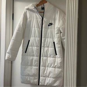 Nike Women’s XS long puffer coat